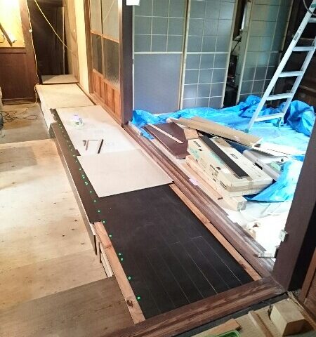 通路作ってます。