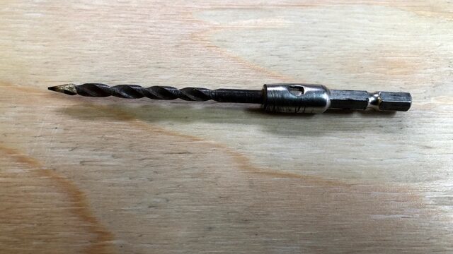 キリを研いで見た。