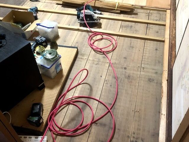 フロアー貼り　完成!