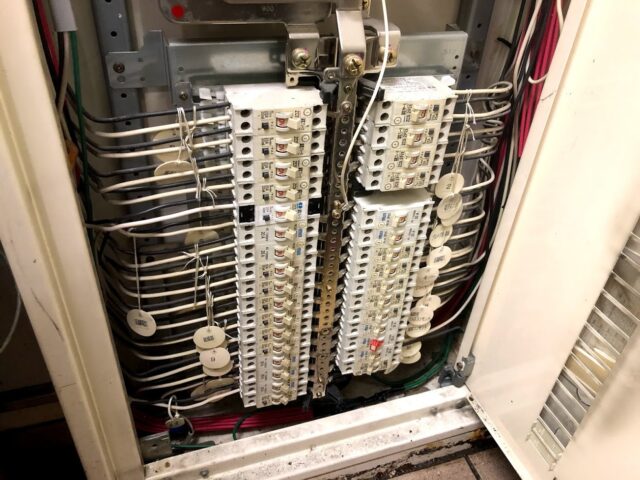 ブレーカー増設工事(有名牛丼チェーン)