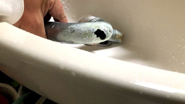 洗面台の排水パイプ交換