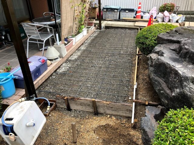 明日は　コンクリート打ち