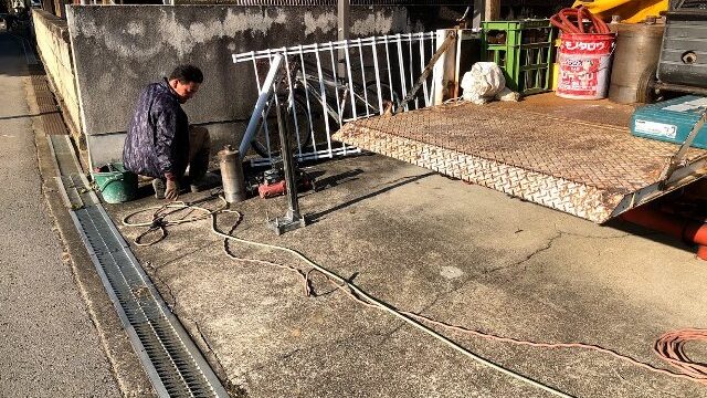 カーテンゲート交換